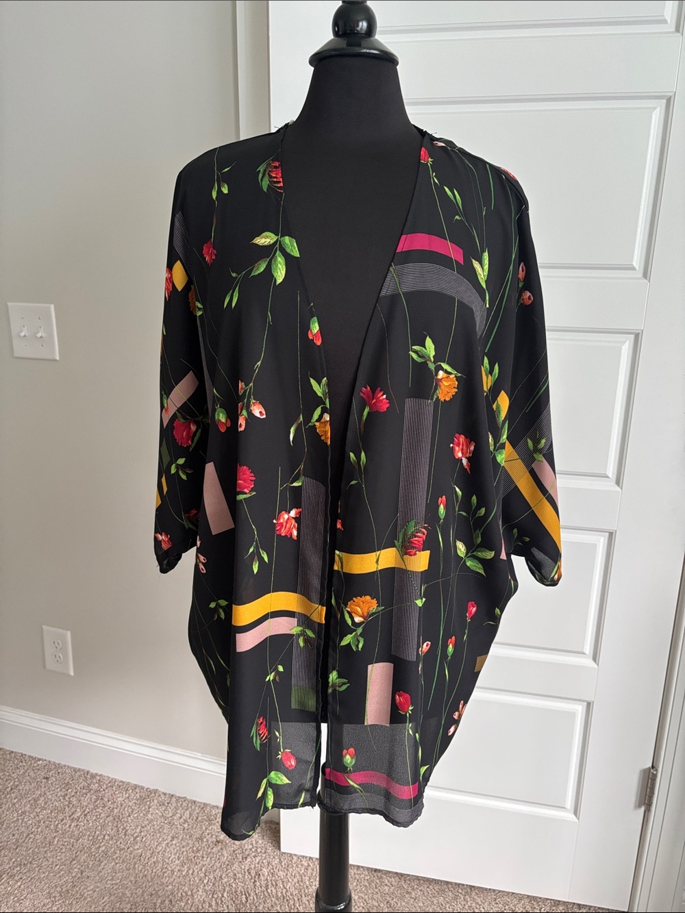 Women's Black Floral Open-Front Kimono Jacket